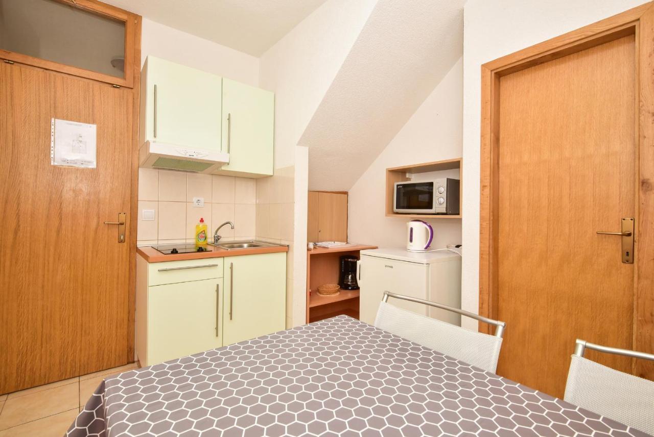מאקרסקה Apartmani Mate מראה חיצוני תמונה