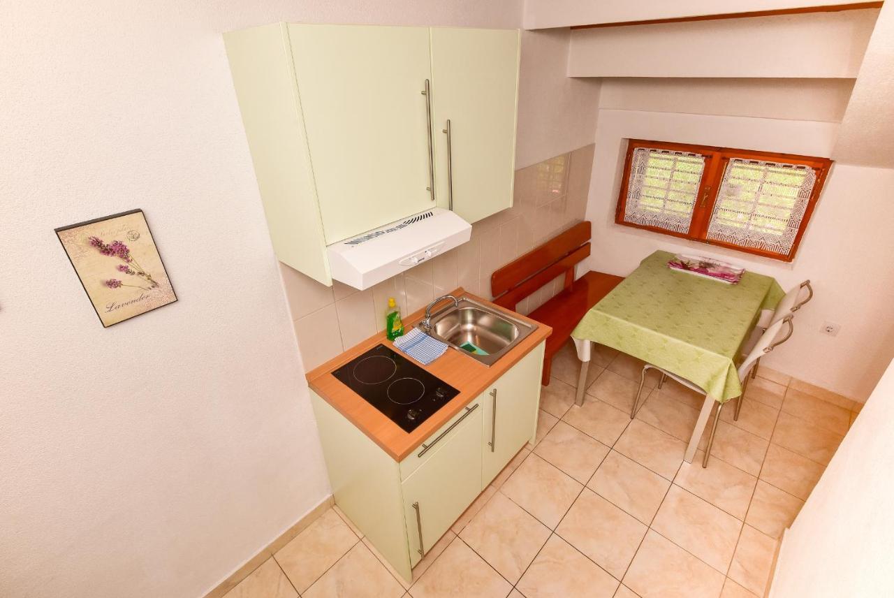 מאקרסקה Apartmani Mate מראה חיצוני תמונה